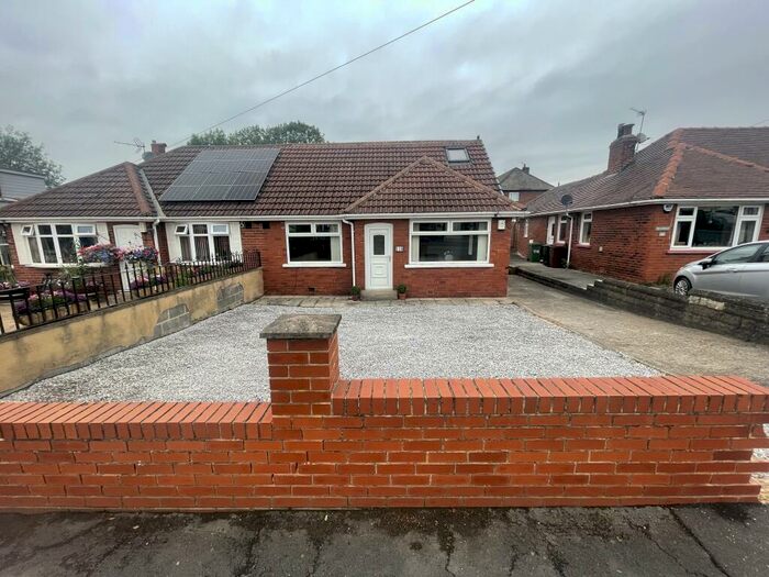 3 Bedroom Bungalow To Rent In New Templegate, Leeds, LS15