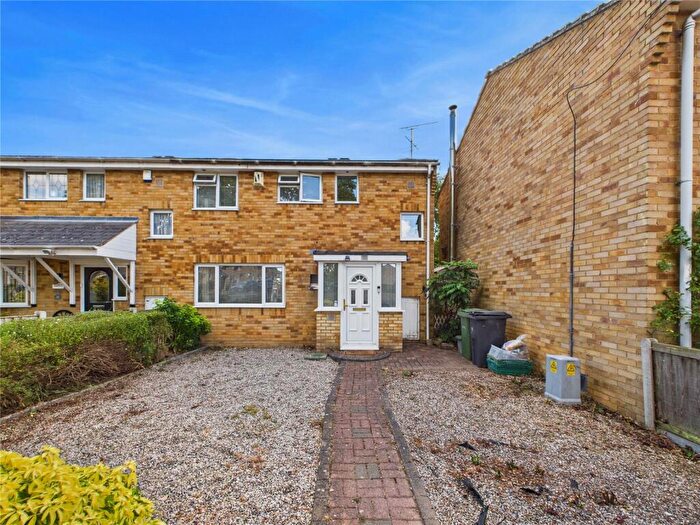 3 Bedroom End Of Terrace House For Sale In Yew Close, Witham, Essex, CM8