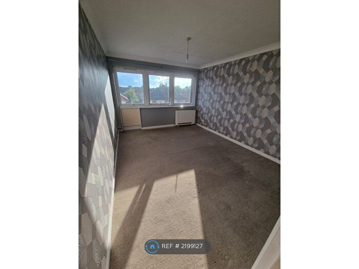 2 Bedroom Flat To Rent In Somerset Avenue, Leicester, LE4