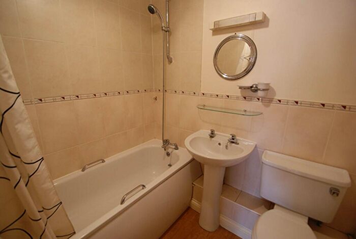 2 Bedroom Flat To Rent In Bridge Street, Andover, SP10
