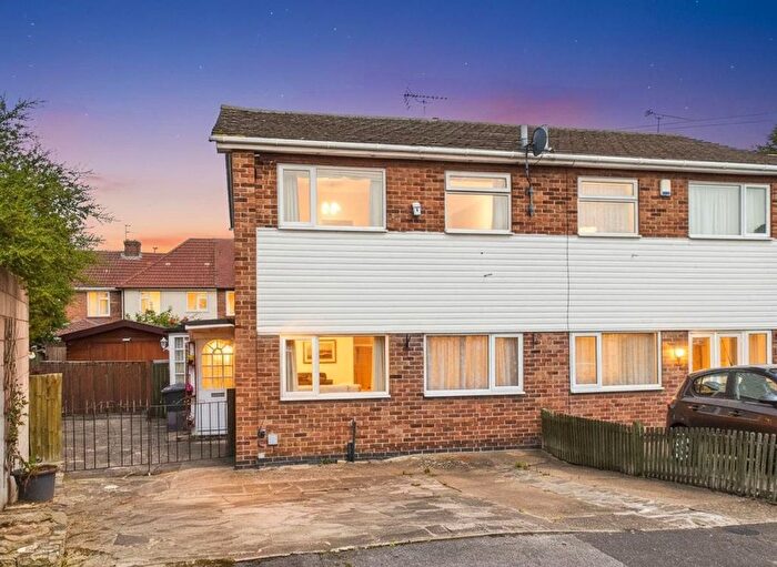3 Bedroom Semi Detached House For Sale In Kenia Close, Carlton, Nottingham, NG4