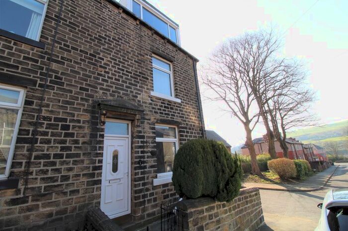 3 Bedroom Terraced House To Rent In Exeter Street, Sowerby Bridge, HX6