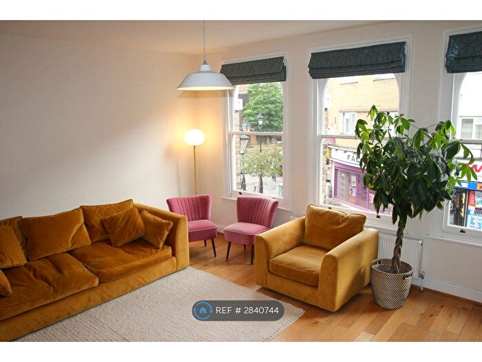 2 Bedroom Flat To Rent In Battersea High Street, London, SW11