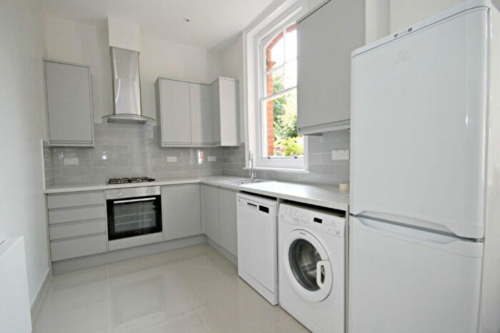 2 Bedroom Flat To Rent In Fairhazel Gardens, NW6