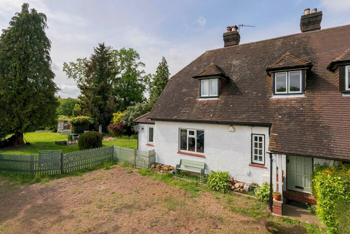 3 Bedroom Semi-Detached House For Sale In Middle Street, Brockham, RH3