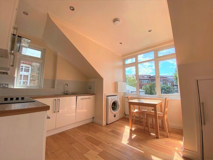 1 Bedroom Flat To Rent In Muswell Hill Broadway, Muswell Hill, London N10