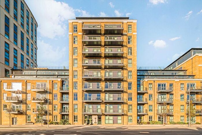 2 Bedroom Flat For Sale In Wheatfield Way, Kingston Upon Thames, KT1