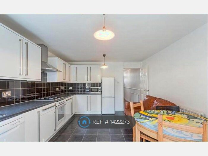 4 Bedroom End Of Terrace House To Rent In Brough Close, London, SW8