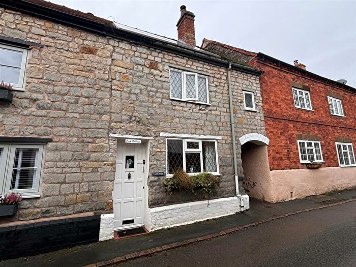2 Bedroom Cottage To Rent In Cub Cottage, Market Square, Kineton, CV35