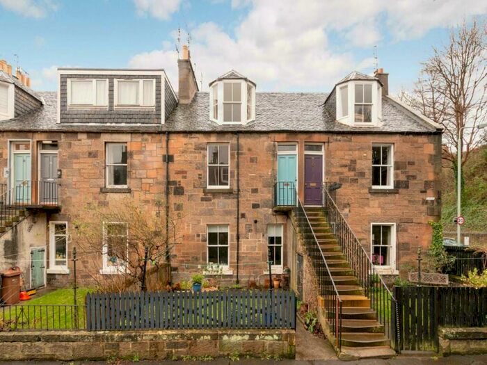 3 Bedroom Flat To Rent In Kemp Place, Stockbridge, Edinburgh, EH3