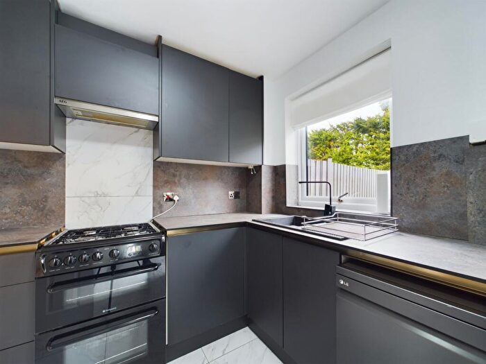 2 Bedroom Semi-Detached House To Rent In Heywood Avenue, Maidenhead, Berkshire, SL6