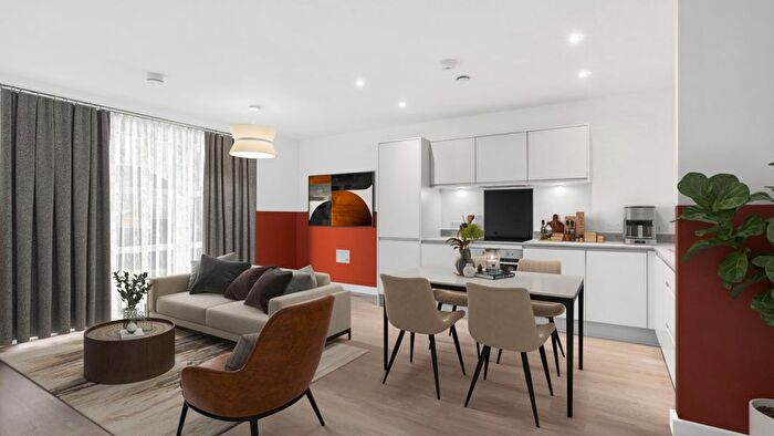 3 Bedroom Flat For Sale In St Albans Rd, Watford, WD25