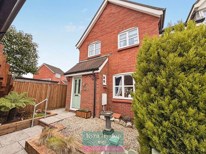 3 Bedroom End Of Terrace House For Sale In Ashclyst View, Exeter, Broadclyst, EX5