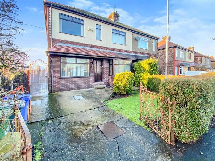 5 Bedroom Semi-Detached House For Sale In Halegate Road, Widnes, WA8