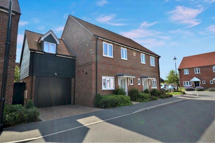3 Bedroom Semi-Detached House For Sale In Brook Meadow, Haddenham, Aylesbury, HP17