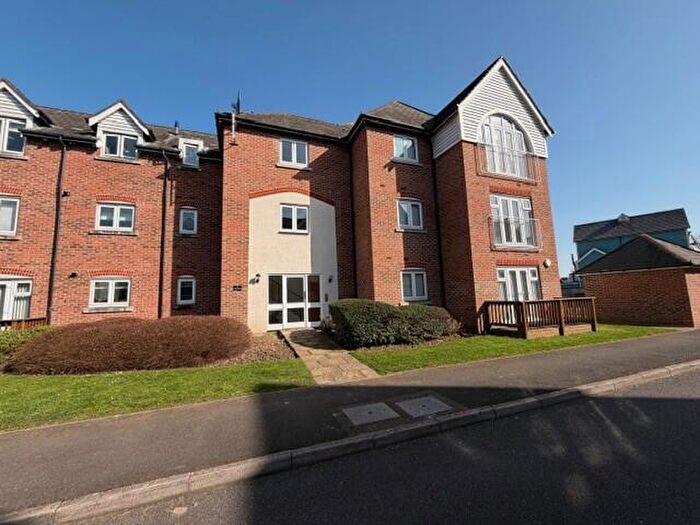 2 Bedroom Apartment To Rent In The Lakes, Larkfield, Aylesford, ME20