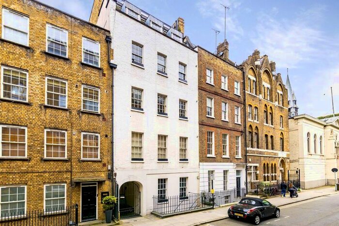2 Bedroom Flat To Rent In Old Gloucester Street, London, WC1N