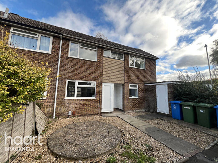 4 Bedroom Semi-Detached House To Rent In Vandyke, Bracknell, RG12