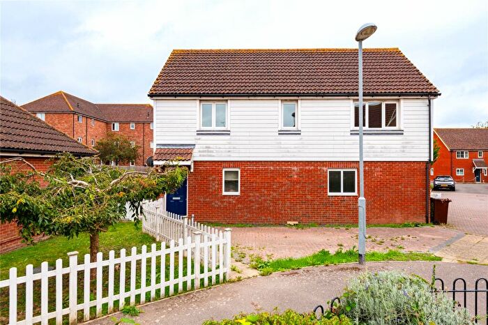 2 Bedroom Link Detached House To Rent In Barnfields Court, Sittingbourne, Kent, ME10