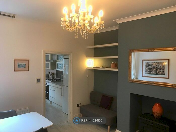 2 Bedroom Flat To Rent In Stratford Grove West, Newcastle Upon Tyne, NE6