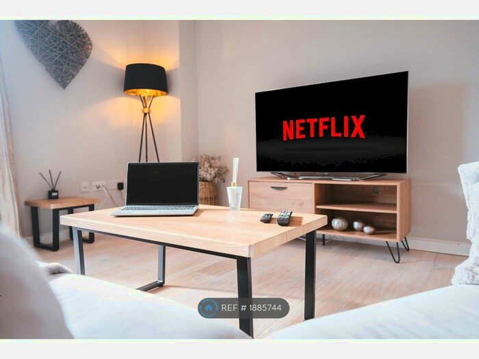 2 Bedroom Flat To Rent In Neptune Street, Leeds, LS9