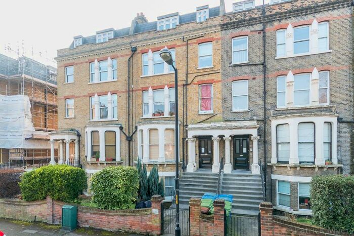 Studio To Rent In The Gardens, London, SE22