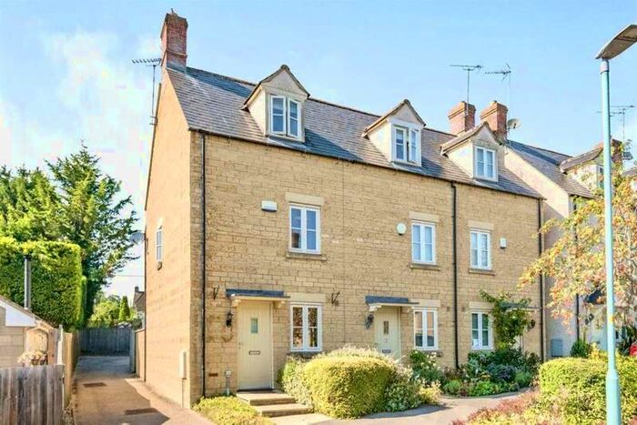 3 Bedroom End Of Terrace House To Rent In Churn Meadows, Cirencester, Gloucestershire, GL7
