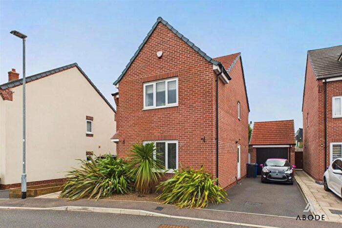 3 Bedroom Detached House For Sale In Mewis Close, Burton-On-Trent, DE14