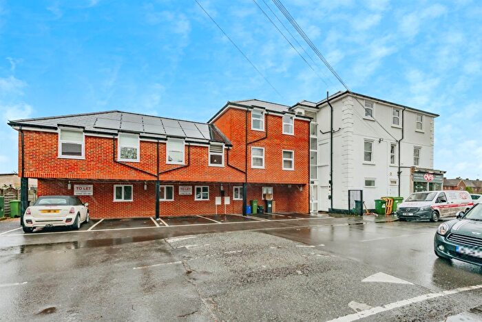 1 Bedroom Flat For Sale In Lumley Road, Horley, RH6