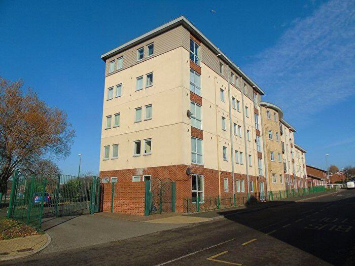 2 Bedroom Apartment For Sale In Derwentwater Road, Gateshead, Tyne And Wear, NE8
