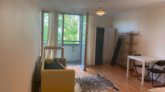 Studio To Rent In Hudson Court, Maritime Quay, London, E14