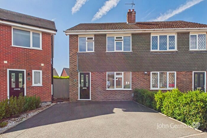 3 Bedroom Semi-Detached House For Sale In Oak Crescent, Ashbourne, DE6