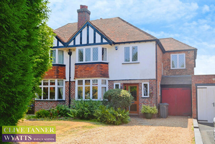 4 Bedroom Semi-Detached House For Sale In School Road, Hall Green, Birmingham, West Midlands, B28