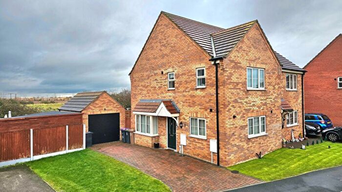 3 Bedroom Semi-Detached House For Sale In Hornbeam Close, Ruskington, NG34