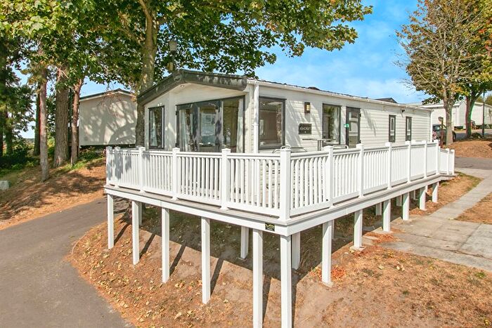 3 Bedroom Park Home For Sale In Napier Road, Poole, BH15