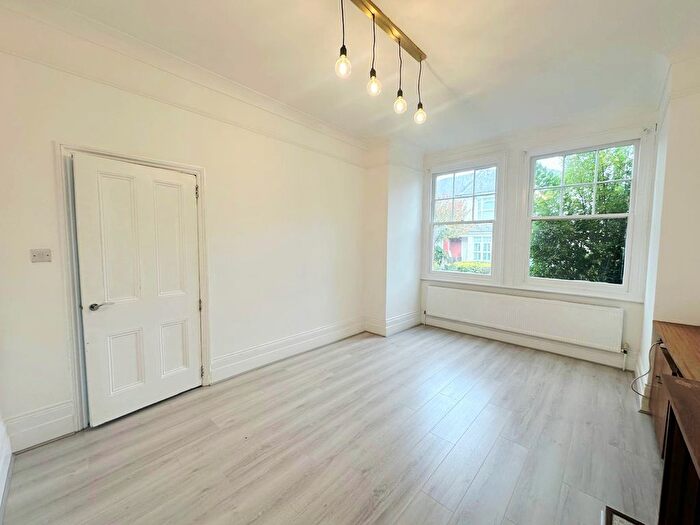2 Bedroom Flat To Rent In Sylvan Avenue, Wood Green, N22