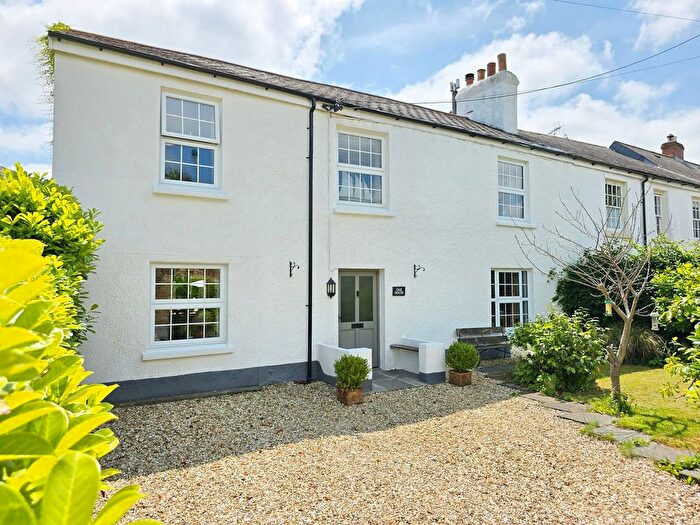 4 Bedroom Semi-Detached House For Sale In East Street, Devon, EX21