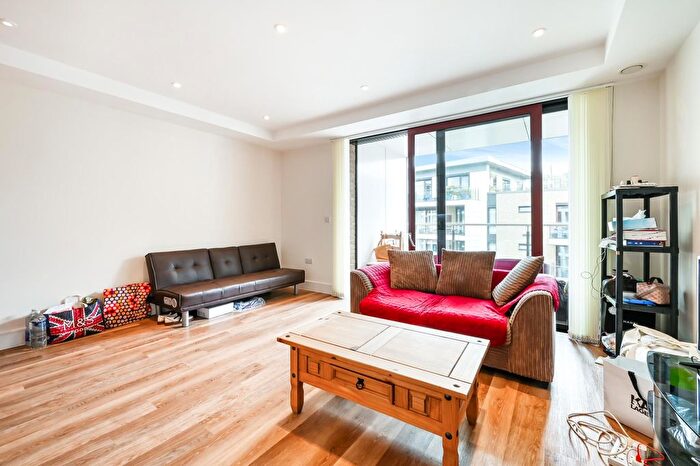 1 Bedroom Flat To Rent In George View House, Knaresborough Drive, London, SW18