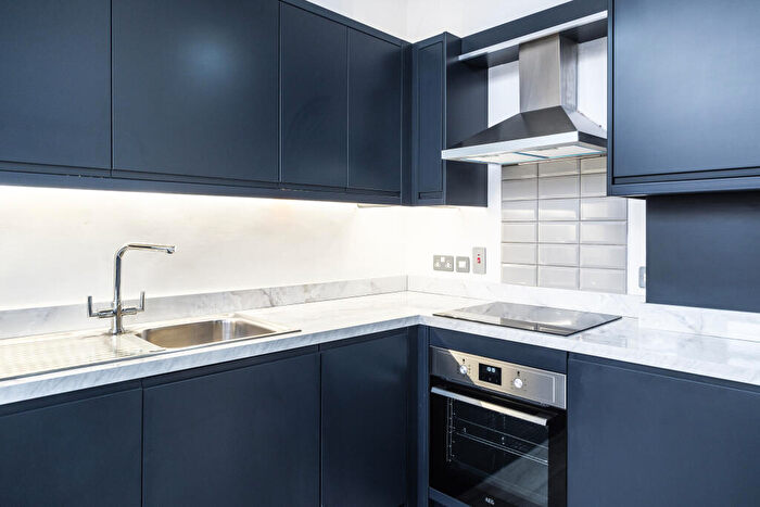 2 Bedroom Apartment To Rent In Dehavilland Studios, Clapton, E5