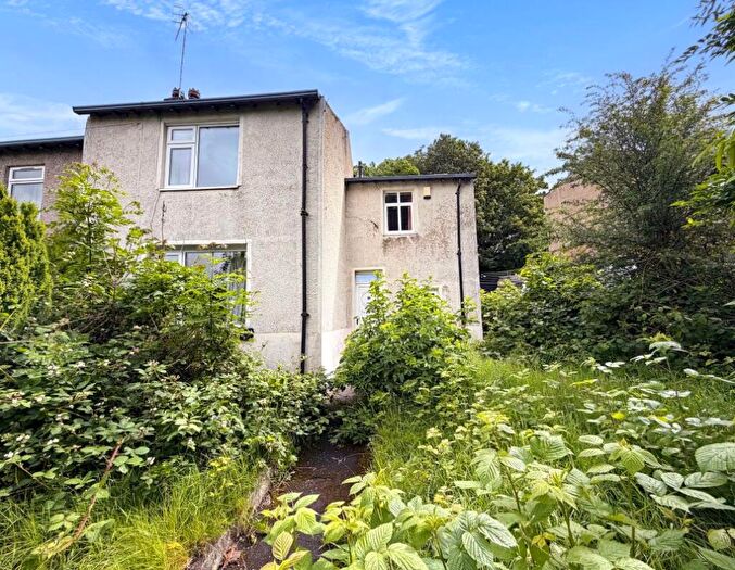 3 Bedroom Semi-Detached House For Sale In Park Lane, Keighley, BD21