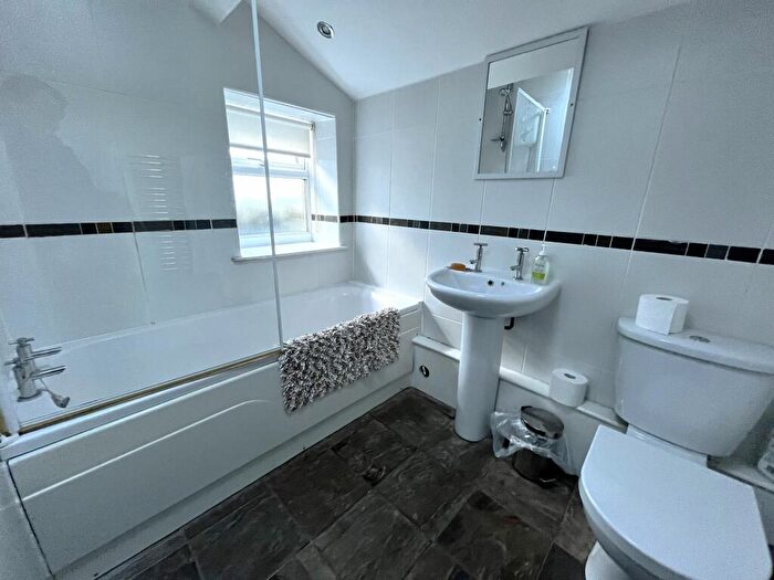 3 Bedroom Cottage For Sale In The Village, Christon Bank, NE66