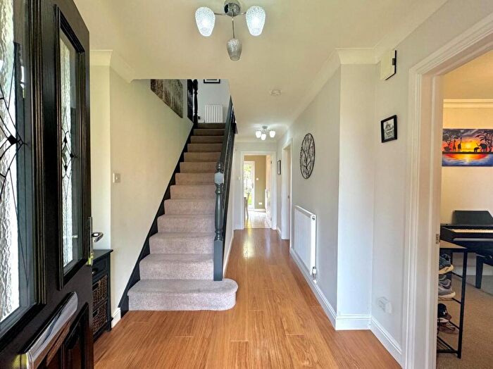 5 Bedroom Detached House For Sale In Capesthorne Drive, Haydon Wick, Swindon, SN25