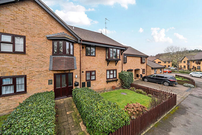 2 Bedroom Apartment For Sale In Old Mill Close, Eynsford, Dartford, DA4
