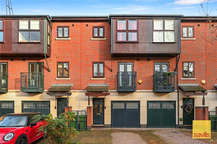 4 Bedroom Terraced House For Sale In Fairfax Mews, Newham, London, E16