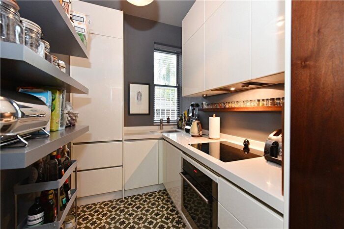 2 Bedroom Flat For Sale In Heath Drive, London, NW3