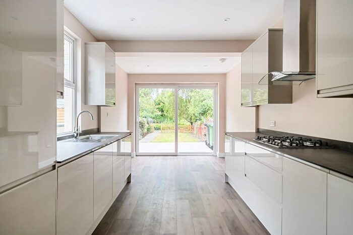 3 Bedroom End Of Terrace House To Rent In Park Street, St.Albans, AL2