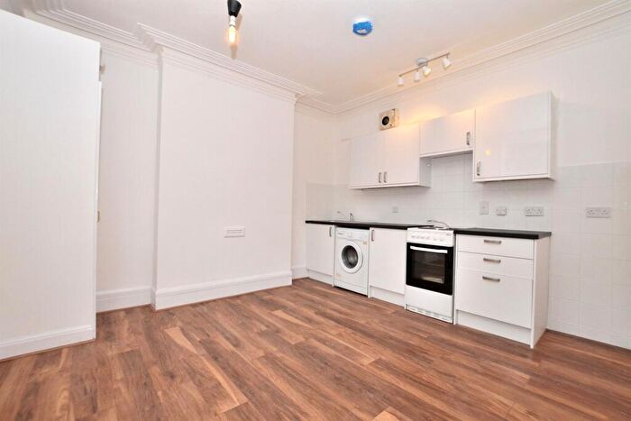 1 Bedroom Apartment To Rent In Station Road, Chingford, E4