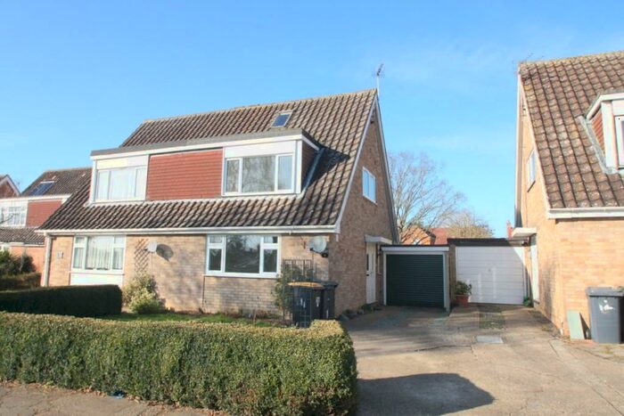 3 Bedroom Semi-Detached House To Rent In Grenidge Way, MK43