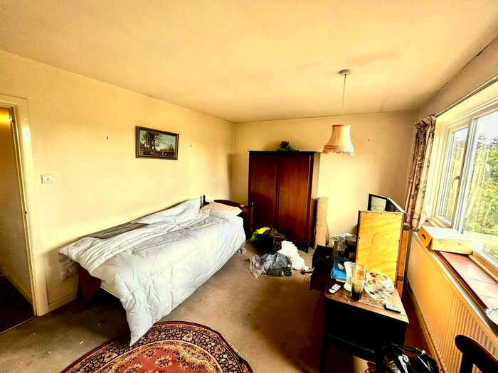 2 Bedroom Flat For Sale In Keymer Road, Hassocks, BN6