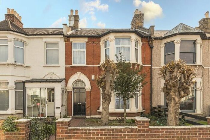 3 Bedroom Terraced House To Rent In Arngask Road Catford, SE6